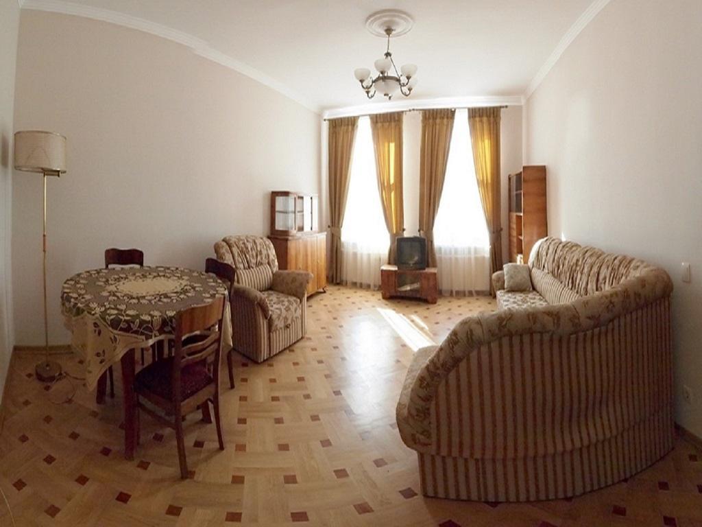 Apartments In Old City Лвив Екстериор снимка
